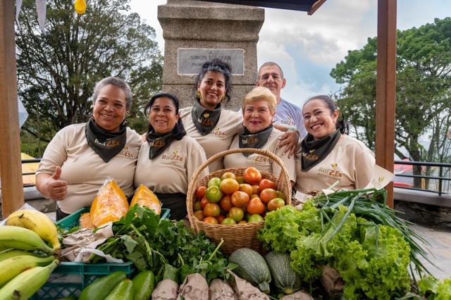 Imagen flotante de productos orgánicos